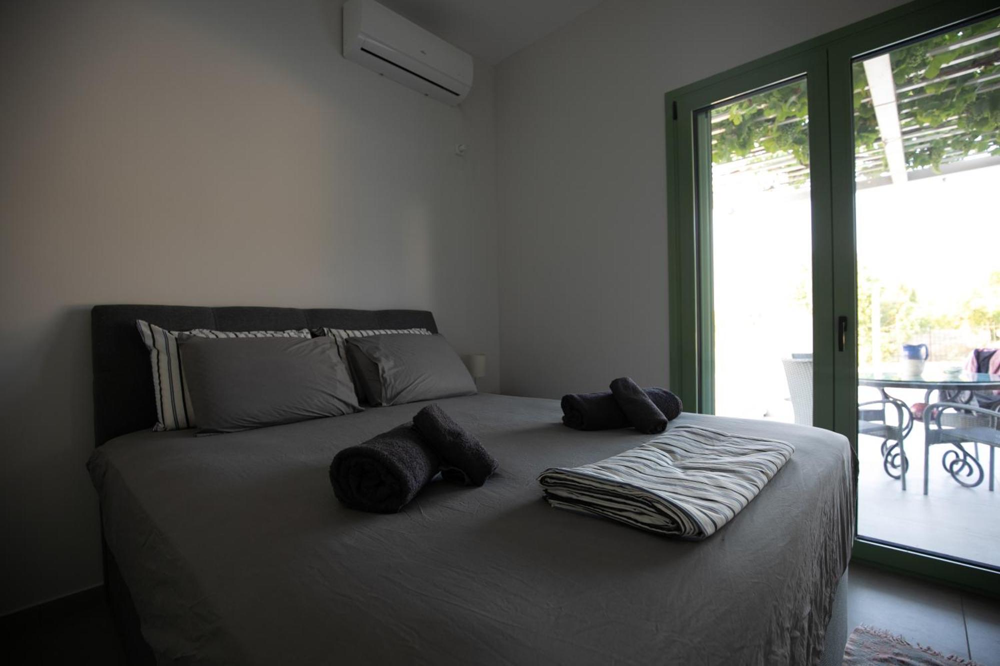 Pine House Villa Agioi Bagian luar foto